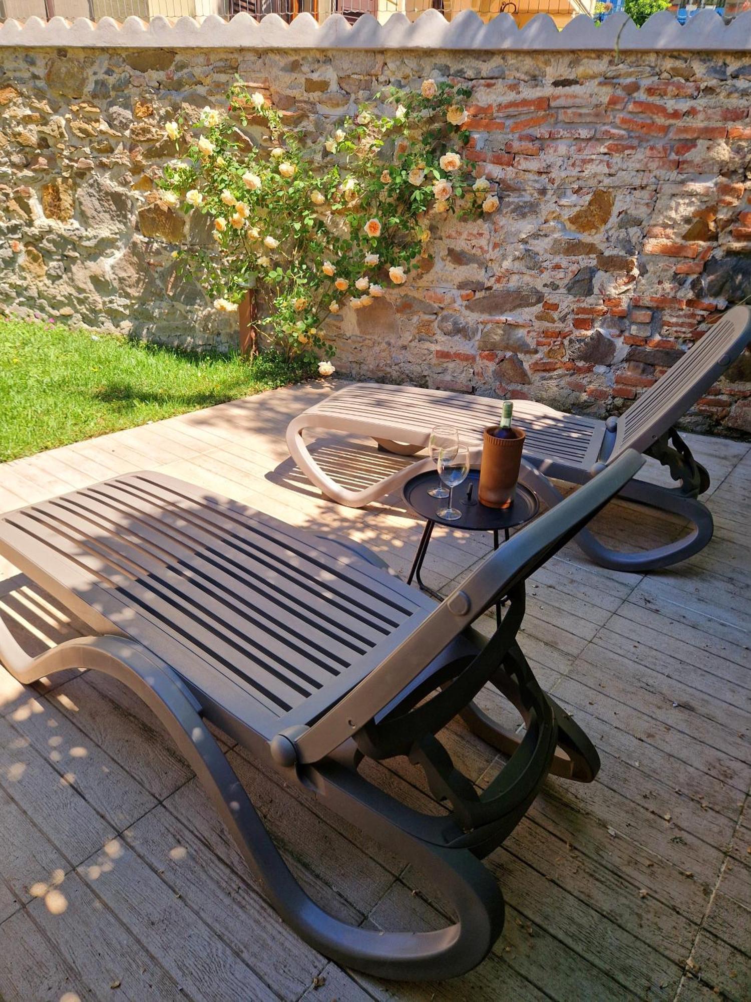 Serra Di Mare Casa Con Giardino Livorno Exteriör bild